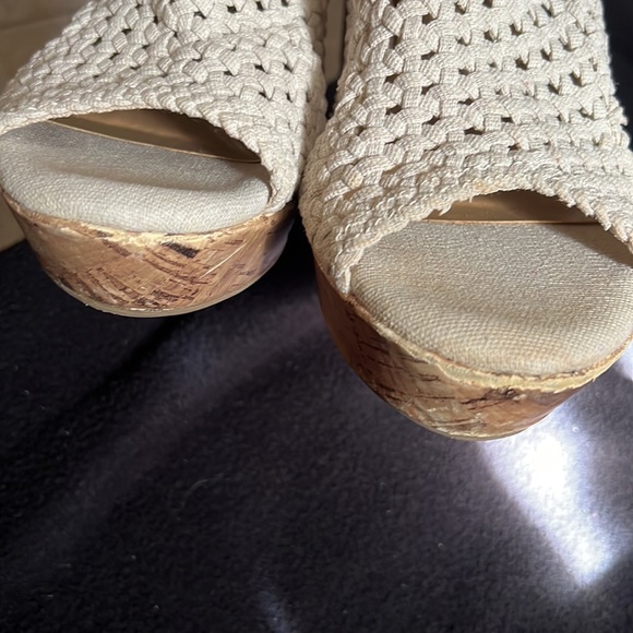 Shoes size 9M - Picture 13 of 15